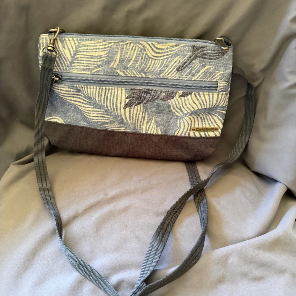 Dakine Leaf-Print Crossbody Bag in Blue and Brown